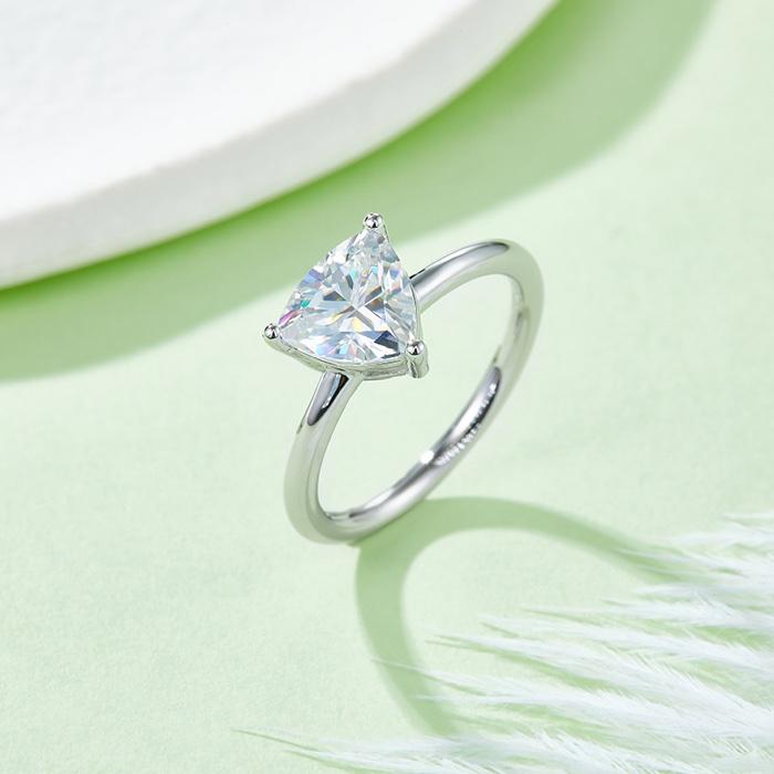 Aurelia Heart Solitaire Ring
