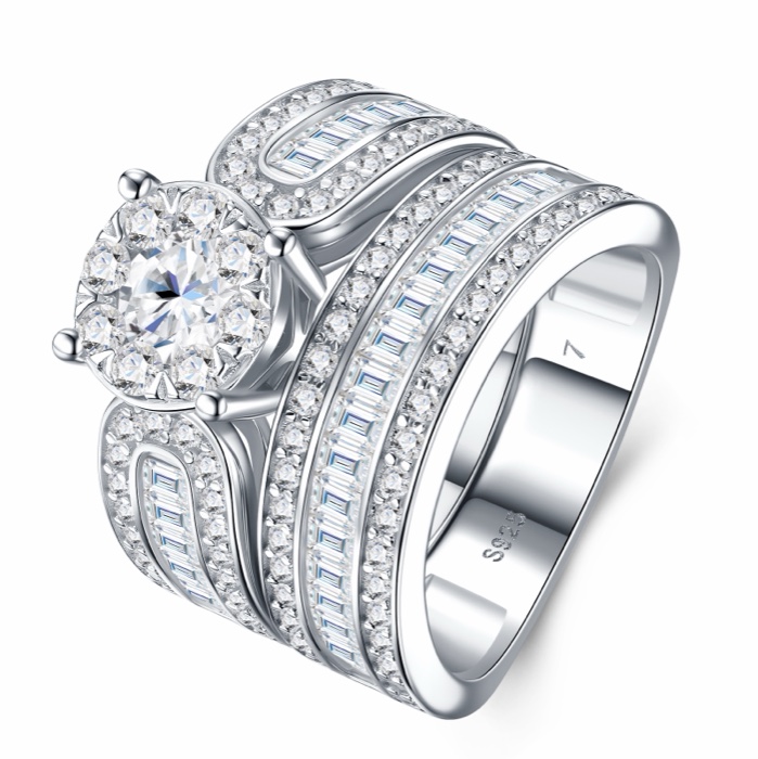 Edith Pavé Ring
